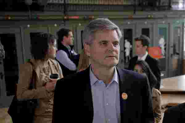 史蒂夫·凯斯 (Steve Case) 在硅谷以外的机会: “还有工作要做”